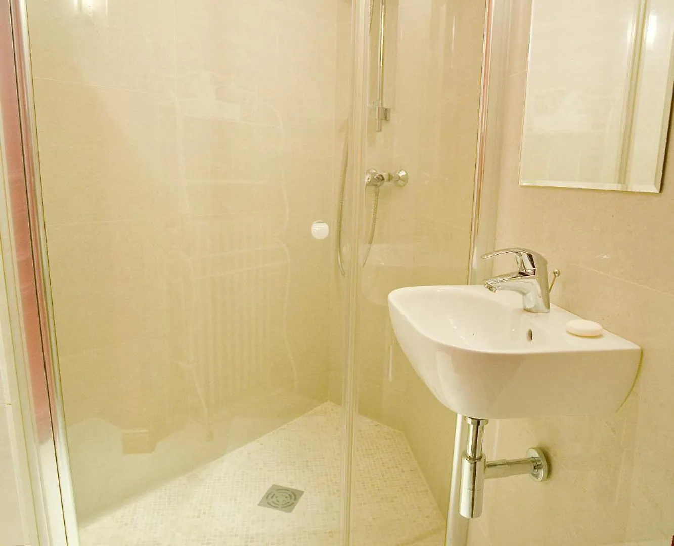 Le85 Bed & Breakfast Paris